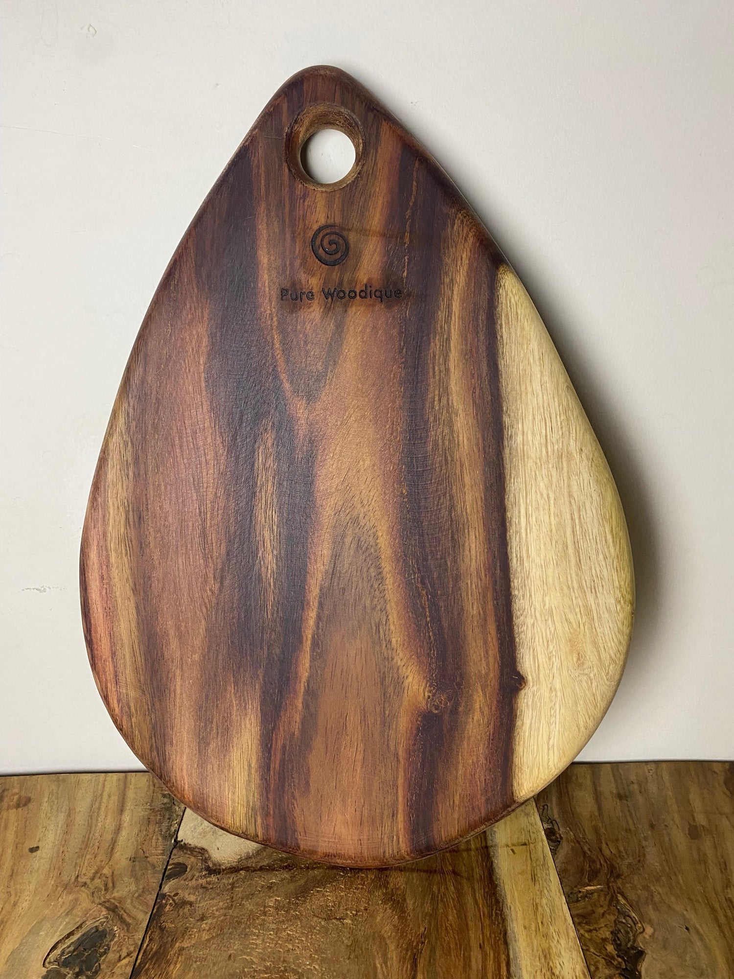 Rosewood teardrop cutting and serving board 14.5x10-inch Pure Woodique Pakistan